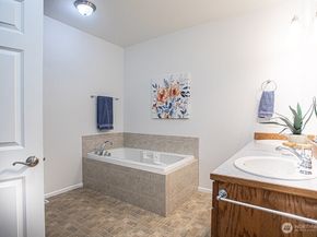 2213 NW Mountain View Road, Silverdale WA 98383