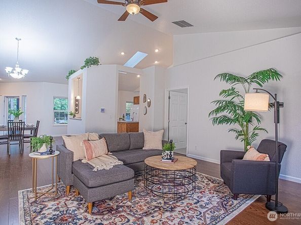 2213 NW Mountain View Road, Silverdale WA 98383