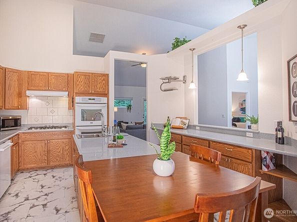 2213 NW Mountain View Road, Silverdale WA 98383