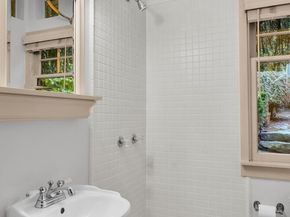 1512 10th Avenue W, Seattle WA 98119