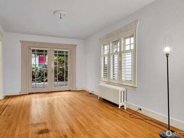 1512 10th Avenue W, Seattle WA 98119