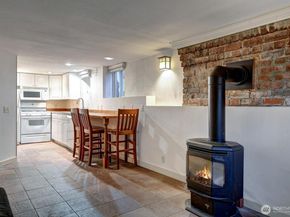 1512 10th Avenue W, Seattle WA 98119