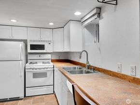 1512 10th Avenue W, Seattle WA 98119