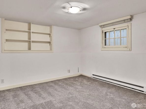 1512 10th Avenue W, Seattle WA 98119