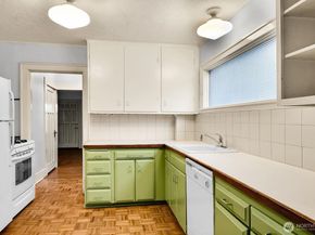 1512 10th Avenue W, Seattle WA 98119