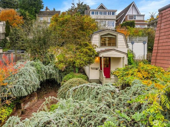 1512 10th Avenue W, Seattle WA 98119