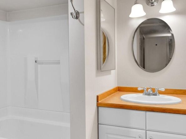 1512 10th Avenue W, Seattle WA 98119