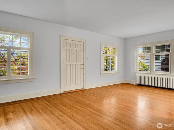 1512 10th Avenue W, Seattle WA 98119