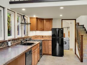 1512 10th Avenue W, Seattle WA 98119