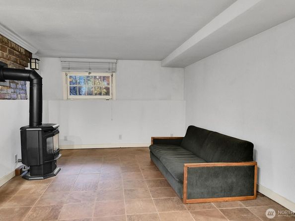 1512 10th Avenue W, Seattle WA 98119