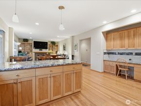 6006 NE 2nd Court, Renton WA 98059