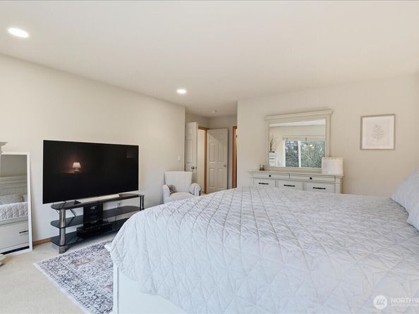 6006 NE 2nd Court, Renton WA 98059