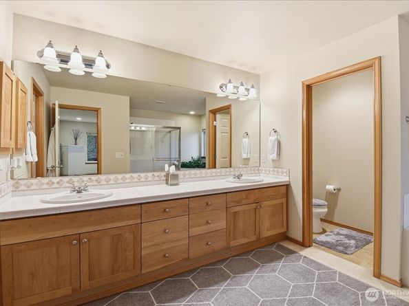 6006 NE 2nd Court, Renton WA 98059