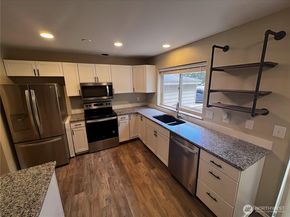 5624 Wisteria Lane NE, Bremerton WA 98311