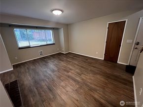 5624 Wisteria Lane NE, Bremerton WA 98311