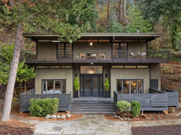 1644 32nd Avenue W, Seattle WA 98199