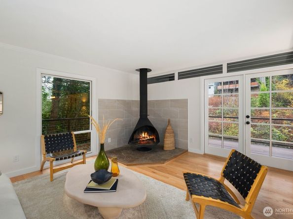 1644 32nd Avenue W, Seattle WA 98199