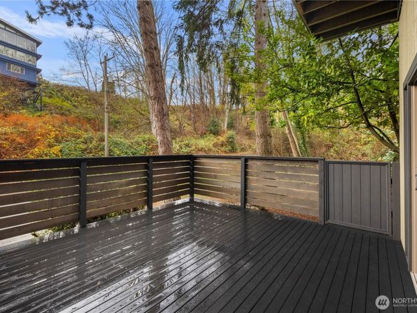 1644 32nd Avenue W, Seattle WA 98199