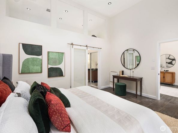 1644 32nd Avenue W, Seattle WA 98199