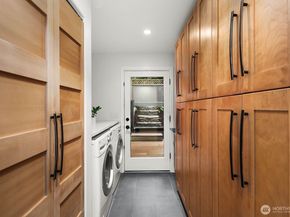 1644 32nd Avenue W, Seattle WA 98199