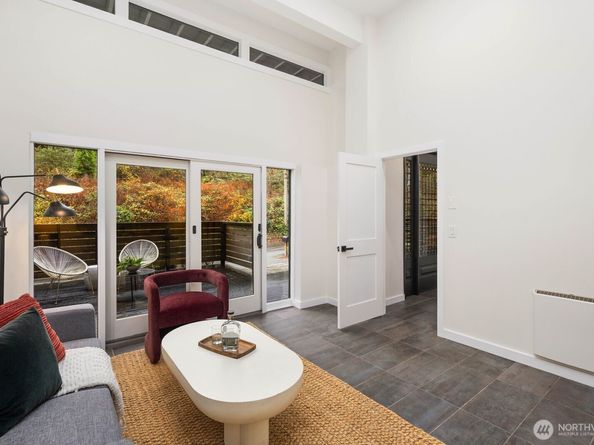 1644 32nd Avenue W, Seattle WA 98199