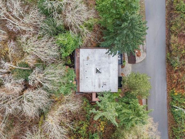 1644 32nd Avenue W, Seattle WA 98199