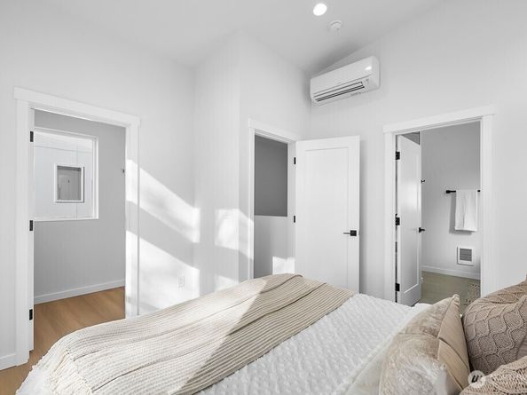 1806 28th Avenue S, Seattle WA 98144