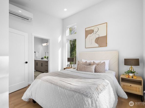 1806 28th Avenue S, Seattle WA 98144