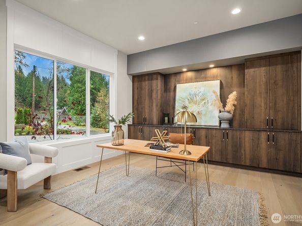 3204 116th Avenue NE, Bellevue WA 98004