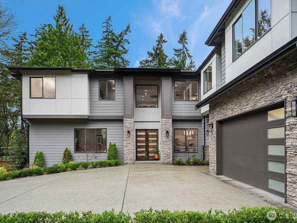 3204 116th Avenue NE, Bellevue WA 98004