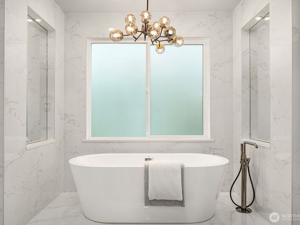 3204 116th Avenue NE, Bellevue WA 98004