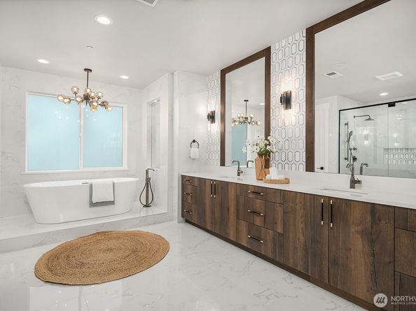 3204 116th Avenue NE, Bellevue WA 98004