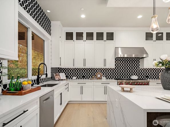 3204 116th Avenue NE, Bellevue WA 98004