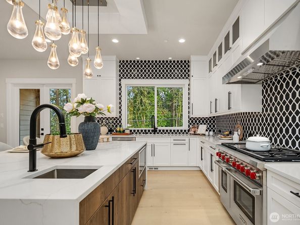 3204 116th Avenue NE, Bellevue WA 98004