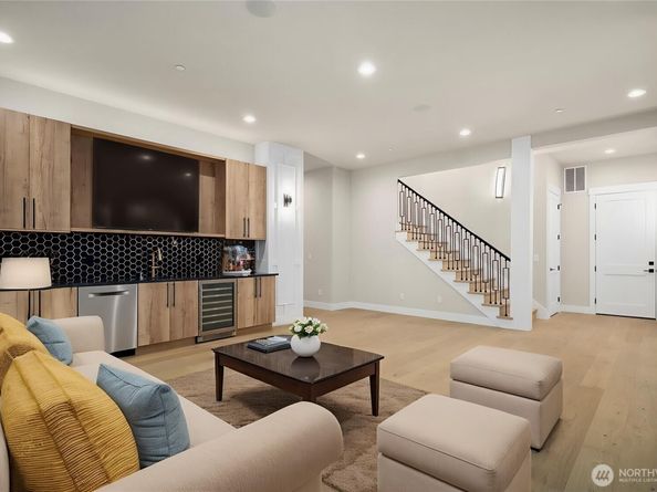 3204 116th Avenue NE, Bellevue WA 98004