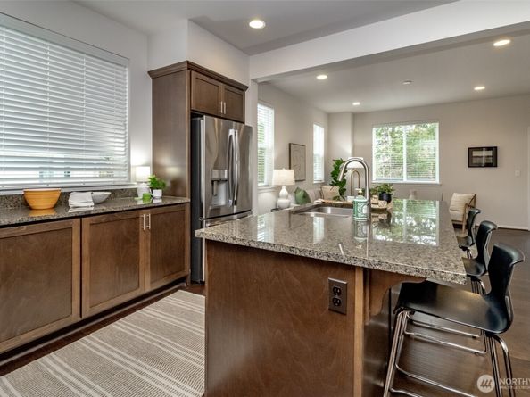 6830 31st Avenue SW, Seattle WA 98126