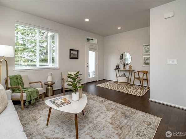 6830 31st Avenue SW, Seattle WA 98126