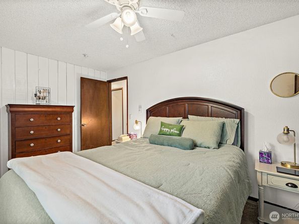 1329 149th Street SW, Lynnwood WA 98087