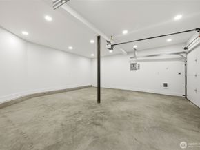 19531 55th Avenue NE, Lake Forest Park WA 98155