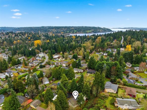 19531 55th Avenue NE, Lake Forest Park WA 98155