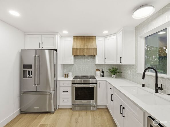 19531 55th Avenue NE, Lake Forest Park WA 98155