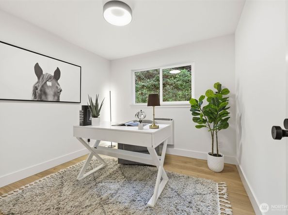 19531 55th Avenue NE, Lake Forest Park WA 98155