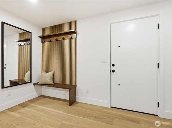 19531 55th Avenue NE, Lake Forest Park WA 98155