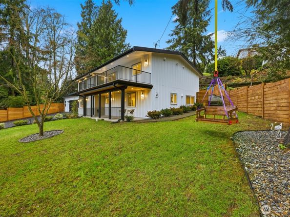 19531 55th Avenue NE, Lake Forest Park WA 98155