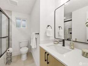 19531 55th Avenue NE, Lake Forest Park WA 98155