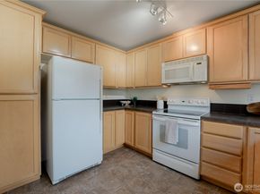 12534 15th Avenue NE 31, Seattle WA 98125