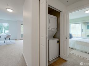 12534 15th Avenue NE 31, Seattle WA 98125