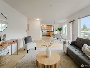 12534 15th Avenue NE 31, Seattle WA 98125