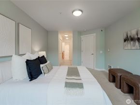 12534 15th Avenue NE 31, Seattle WA 98125