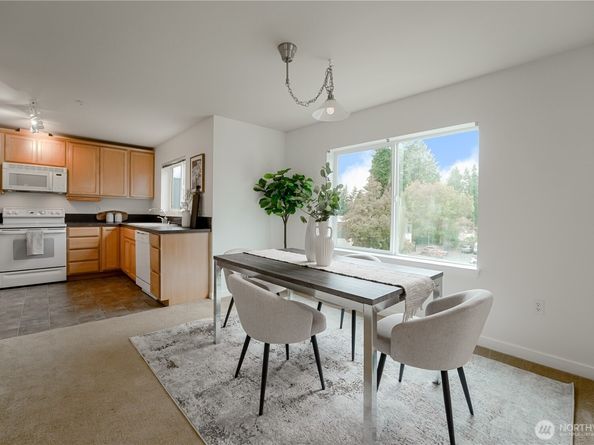 12534 15th Avenue NE 31, Seattle WA 98125